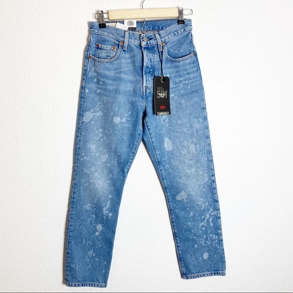 Levi’s- High Waisted 501 Crop Jeans in Full Stop Size 25
